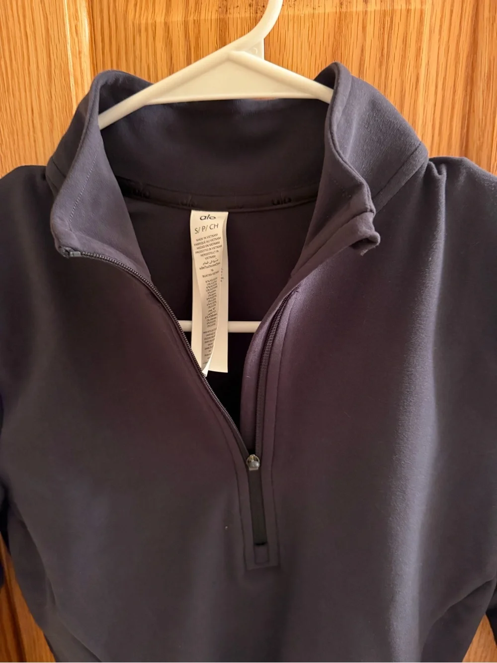 NWOT ALO Yoga Charcoal 1/2 Zip Pullover Mock Neck